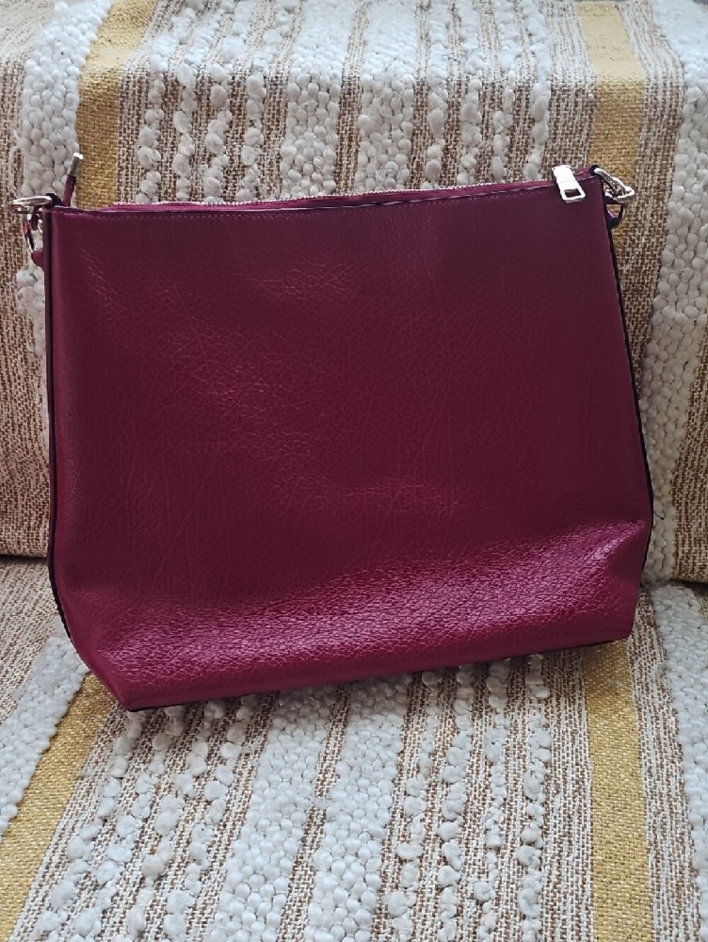 COACH Marlon Hobo In Dark Berry - Picture 2 of 11